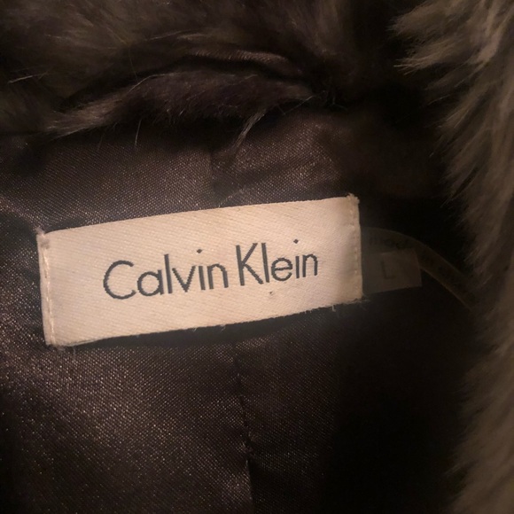 Calvin Klein faux fure - Picture 2 of 5